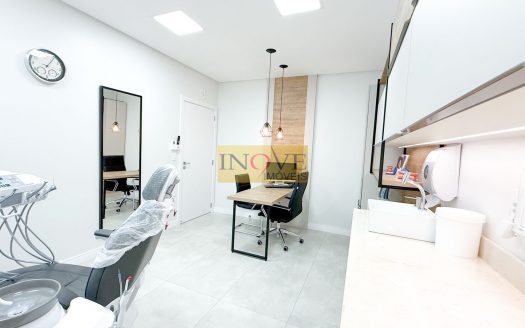 Sala comercial no centro executivo Jourdan – REF 2060