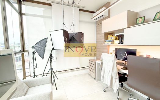 Sala comercial no centro executivo Jourdan – REF 2060