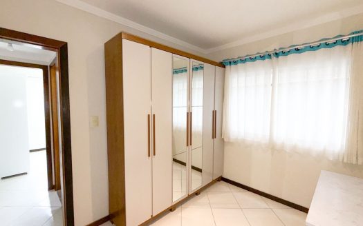 APARTAMENTO SEMIMOBILIADO – REF 6077