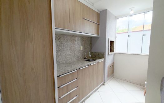 APARTAMENTO SEMIMOBILIADO – REF 6077