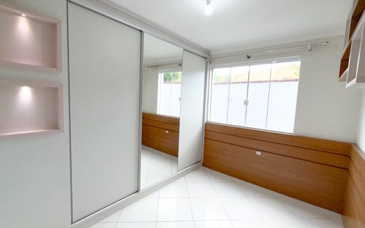 APARTAMENTO SEMIMOBILIADO – REF 6077