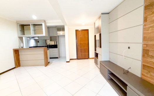 APARTAMENTO SEMIMOBILIADO – REF 6077